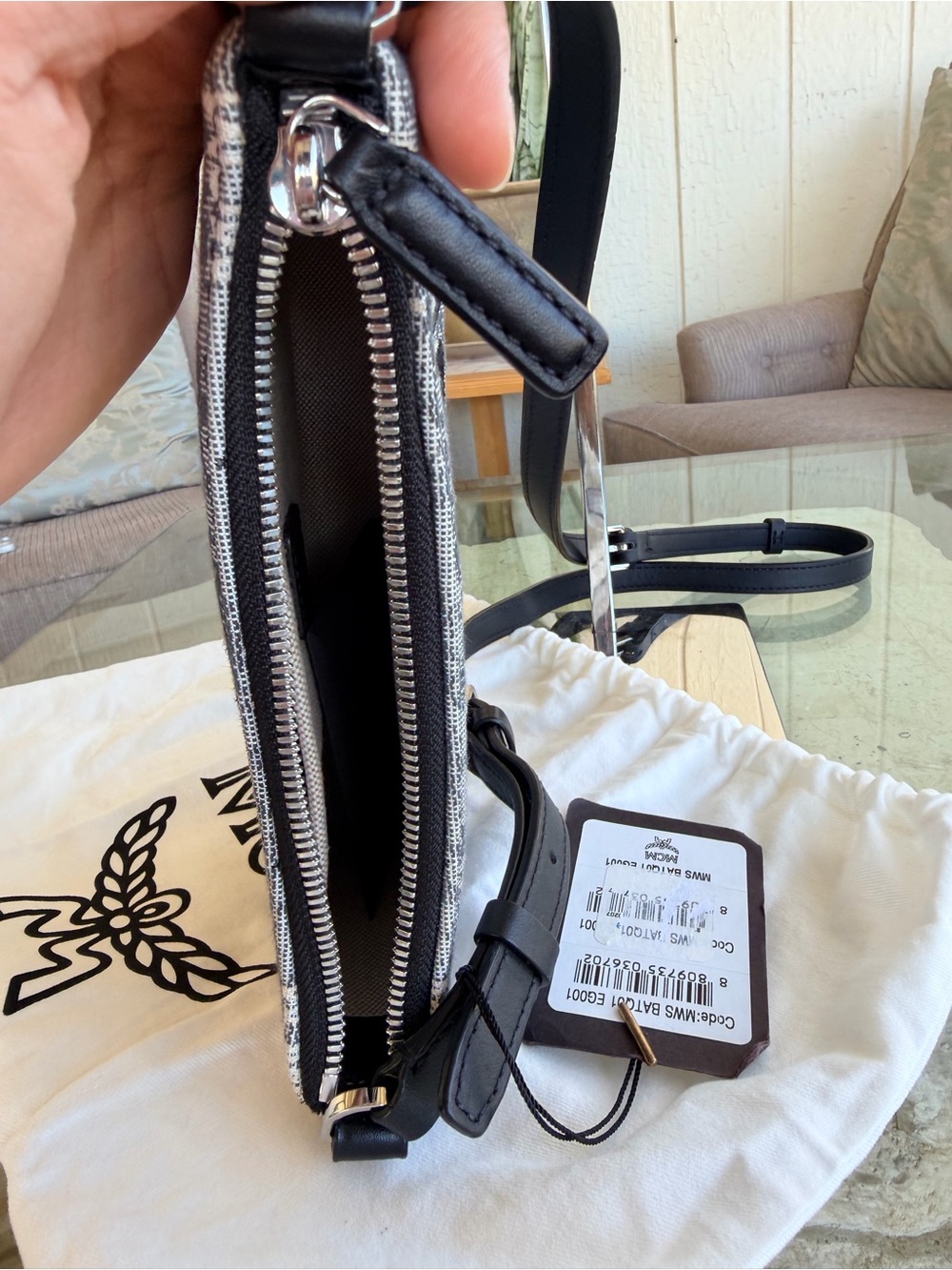 Like 🆕 MCM Crossbody bag💝 - Picture 11 of 14